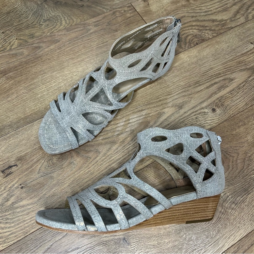 NIB Donald Pliner Delite caged wedge sandal in pewter - Size 8 - Picture 5 of 10